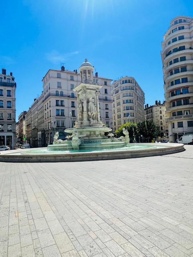 La petite Maison dans la Croix Rousse Lyon Extérieur photo